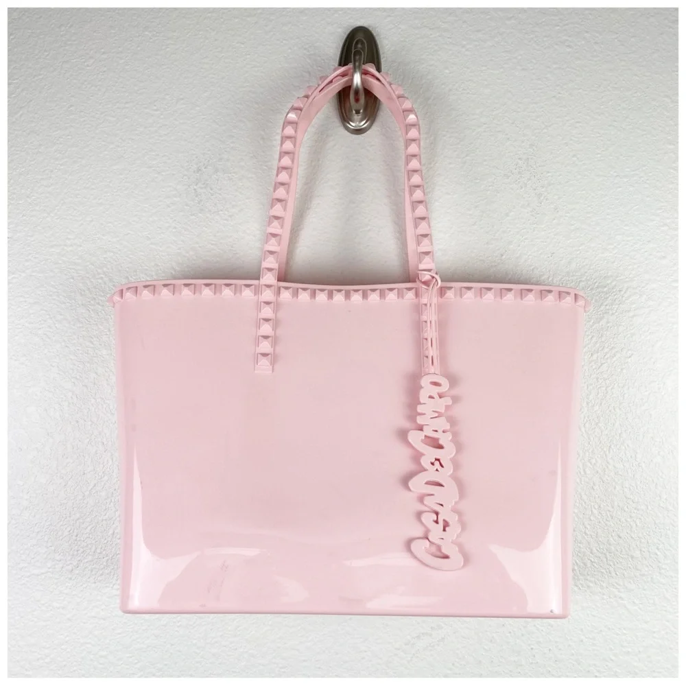 Carmen Sol stylish pink